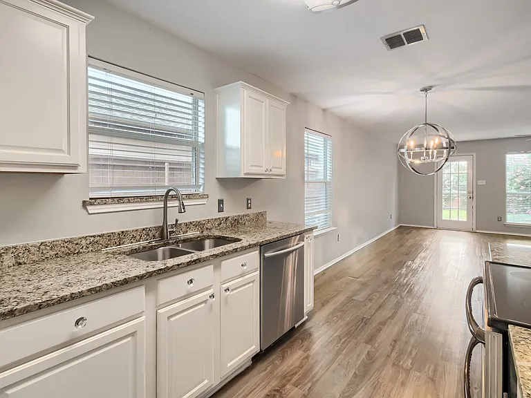 5210 Mountain Spring Trl — Photo 5