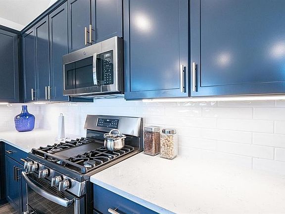 3rd image of 1822 Cedar Orchard Way