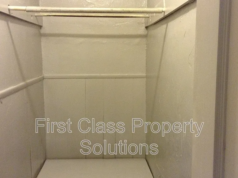 121 NW 29th St #3/4 — Photo 6
