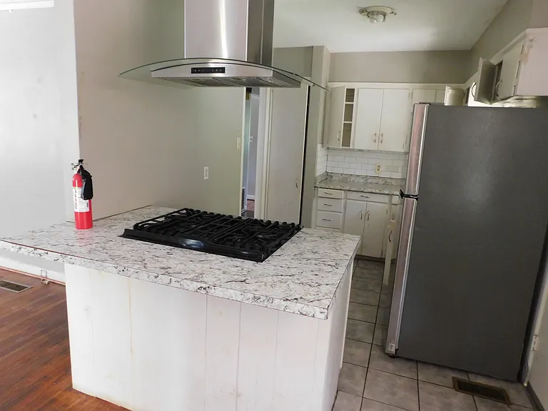 29 Barbara Dr — Photo 4