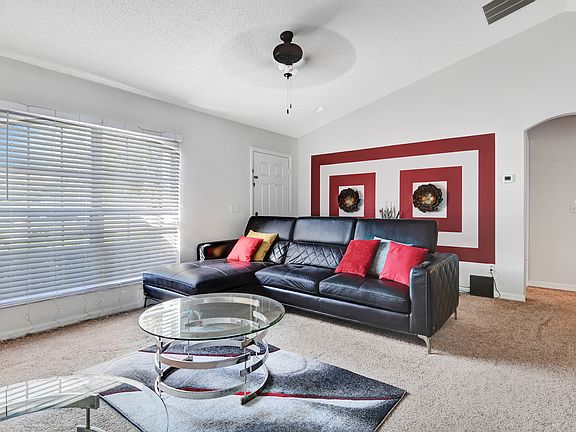 5th image of 2704 Hollow Ln