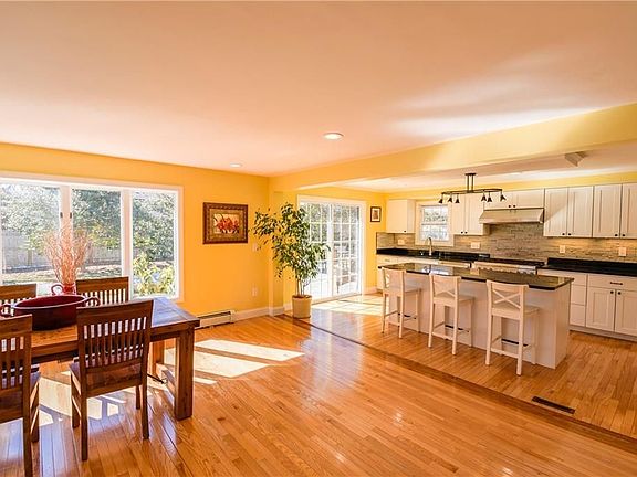 4th image of 672 Namquid Dr