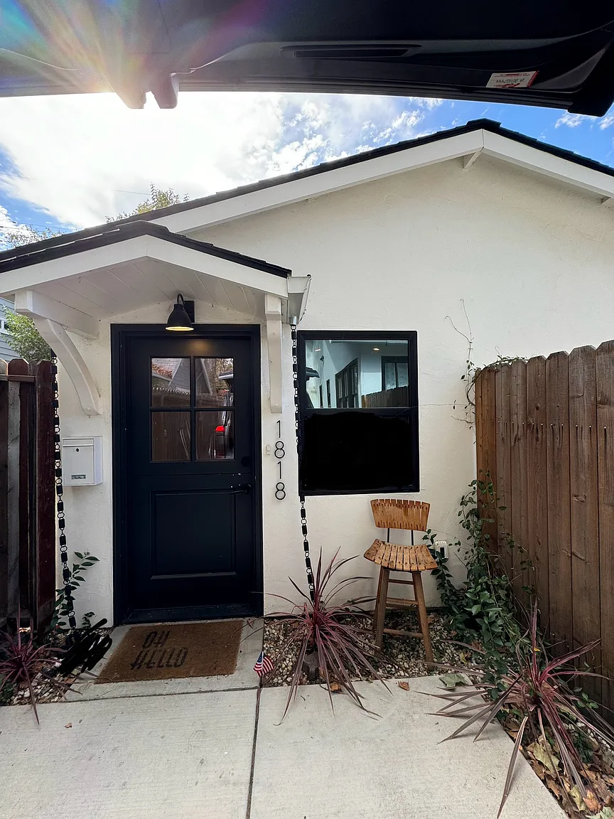 1818 Larkin Way photo 1