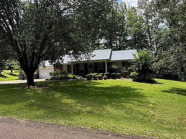 121 George Ave, Calhoun City, MS 38916