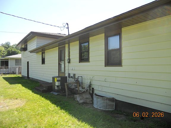 3rd image of 5834 Springfield Ave