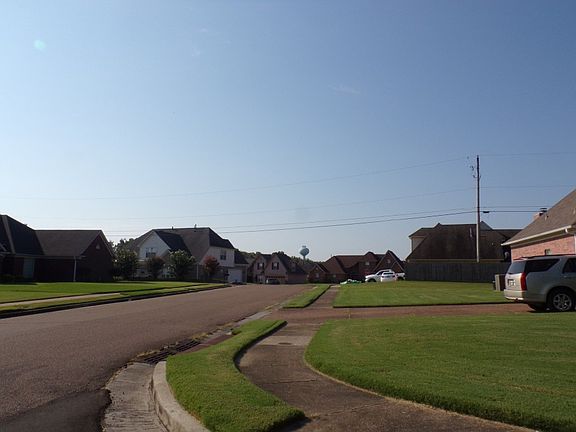 4th image of 7490 Red River Dr
