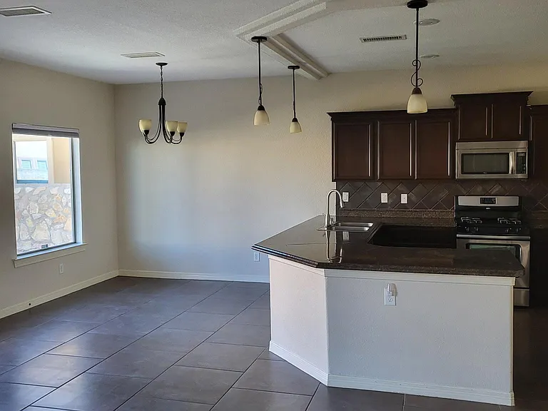 11609 Grotto Bay Ct — Photo 4
