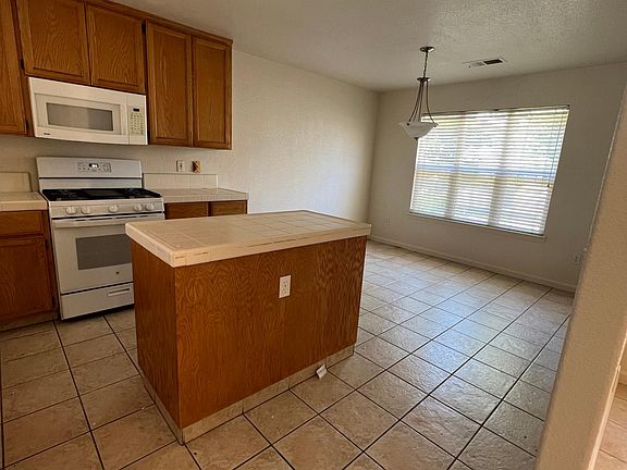 4th image of 518 Schaffer Dr