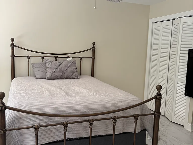 715 Acacia Rd — Photo 11