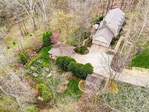 3rd image of 7815 Stonehouse Ct