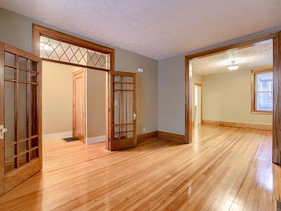 4th image of 566 S 26th Ave