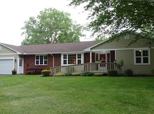 30 Slater Creek Dr, Rochester, NY 14616