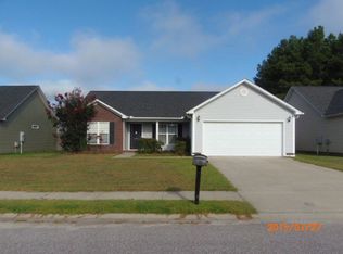 3066 Red Berry Cir, Effingham, SC 29541