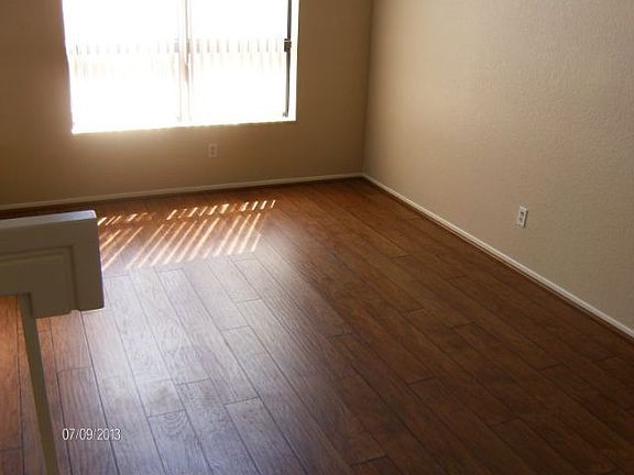4th image of 2635 Centennial Cir