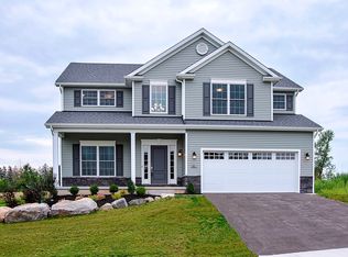 21 Weathersfield Ln, Lancaster, NY 14086