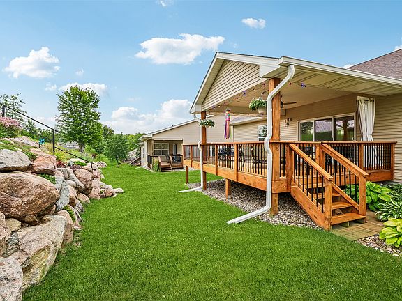 4th image of 612 Trail Ridge Rd