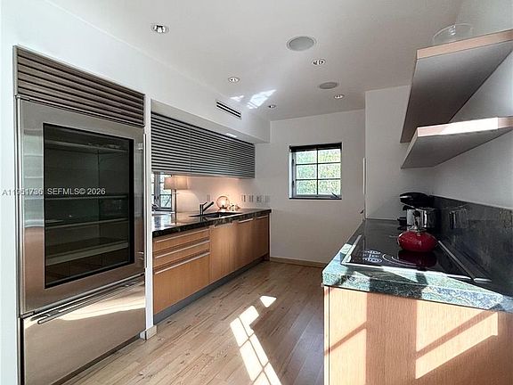 5th image of 1520 Michigan Ave APT 1