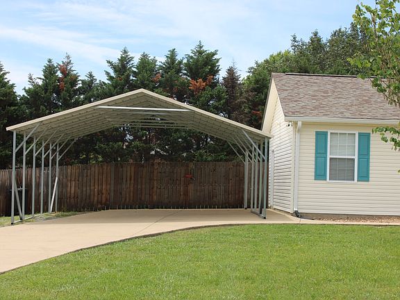 3rd image of 626 Morris Dr