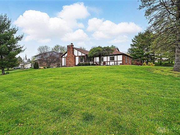 3rd image of 4412 Aspen Dr