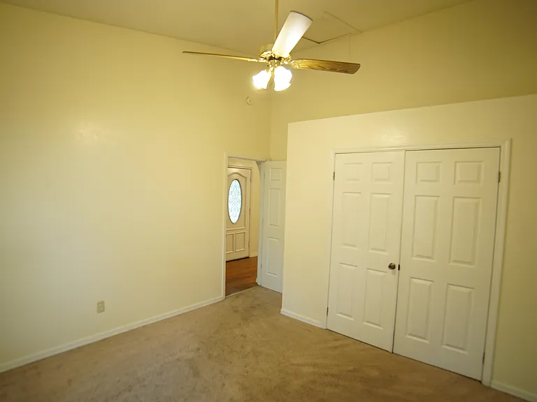 3615 SE 33rd Way — Photo 4