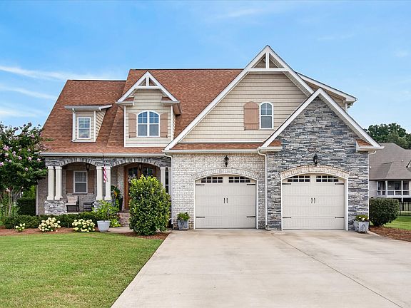 3rd image of 1521 Amblewood Way