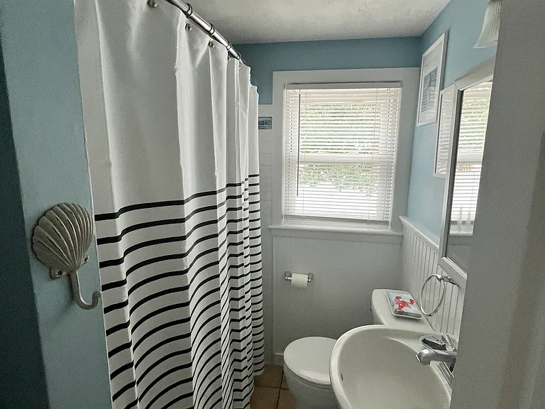 253 Main St #8 — Photo 3
