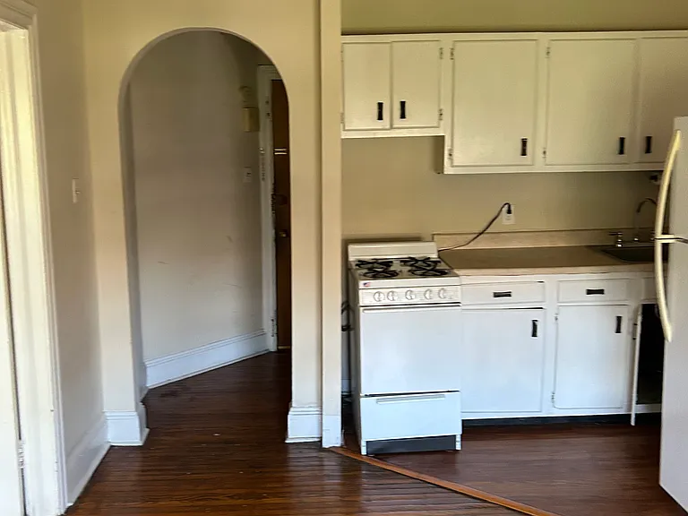 907 S 47th St #3R — Photo 20
