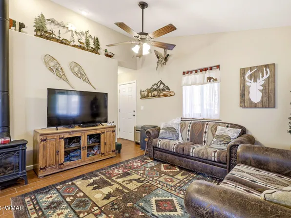 2112 Fishermans Rd, Overgaard, AZ 85933