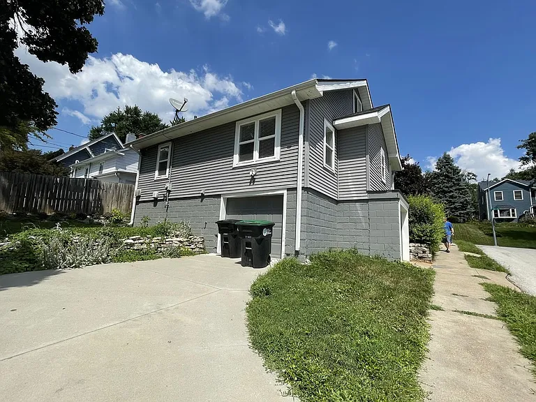2202 N 51st St — Photo 21
