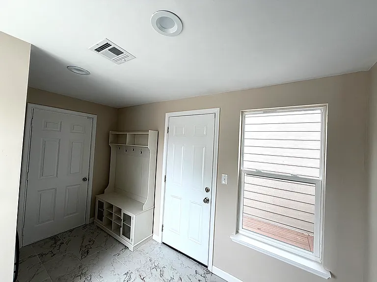 301 S College Ave — Photo 9