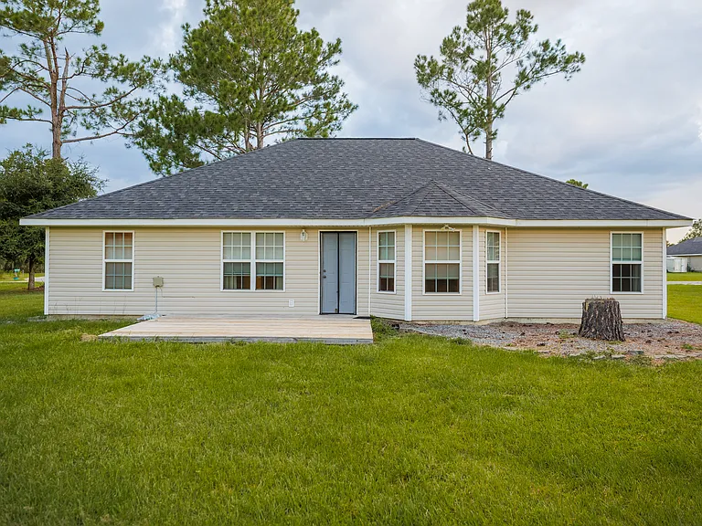 76 Brookfield Dr — Photo 2