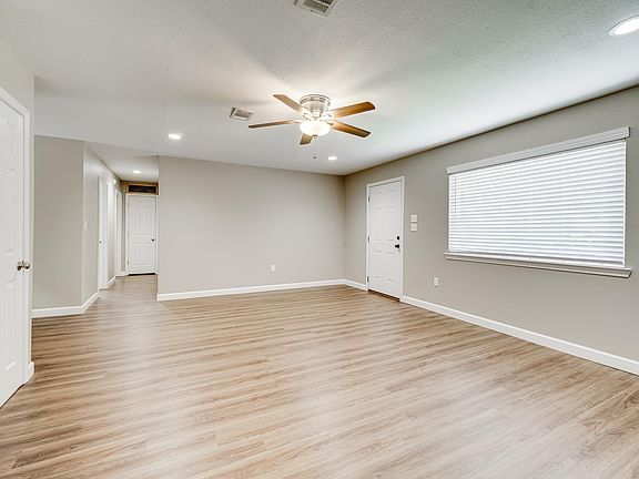 5th image of 2114 Arkansas Ave
