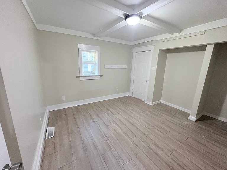 402 N Beville Ave — Photo 8