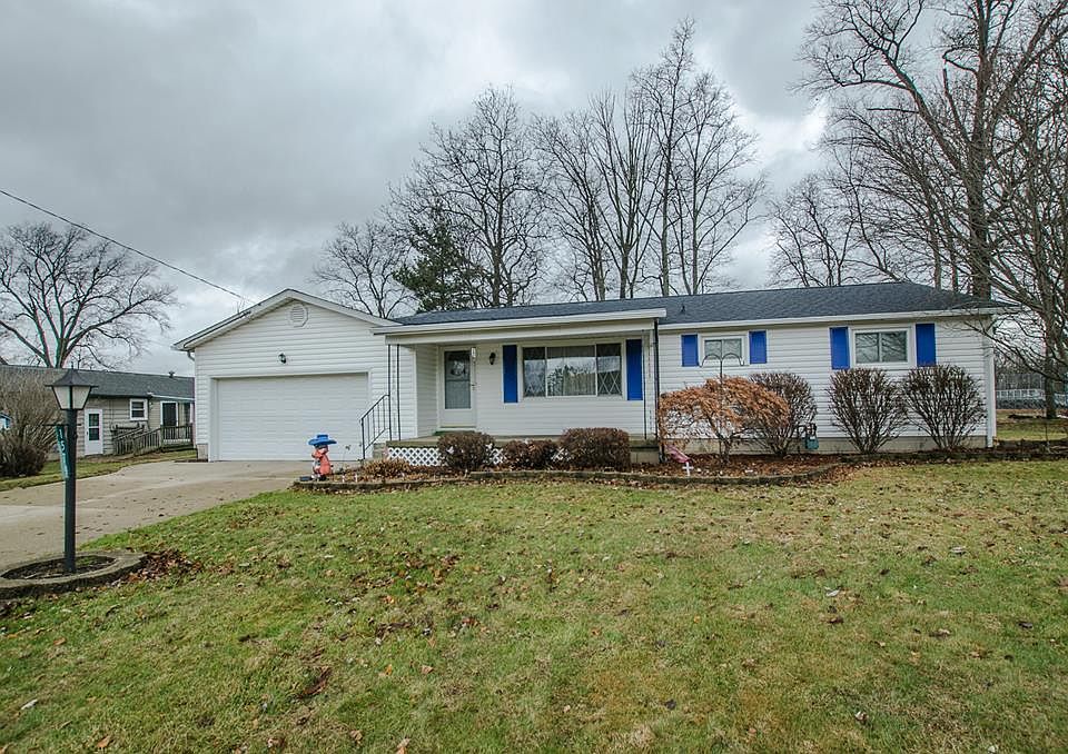 1st image of 1579 Plum Pl