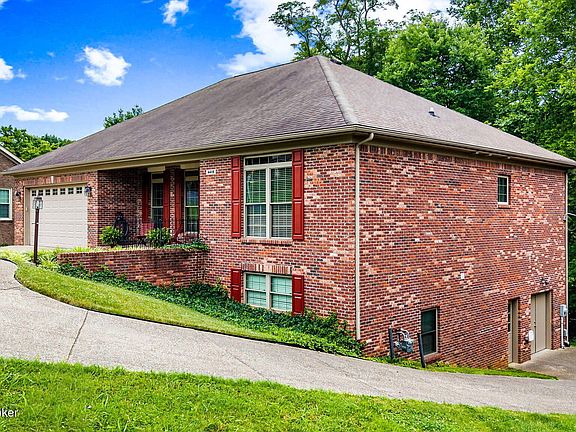 2nd image of 4418 Deepwood Dr