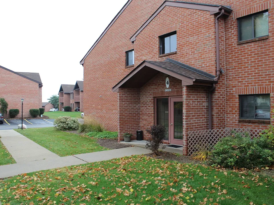 W239N5856 Maple Ave #2
