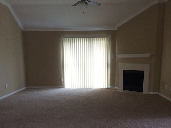 5327632_FamilyRoom_02262015