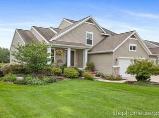 9905 Sunset Ridge Dr NE, Rockford, MI