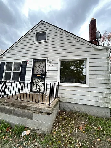 19175 Ferguson St Photo 1