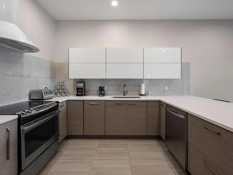 15450 Estancia Ln — Photo 20