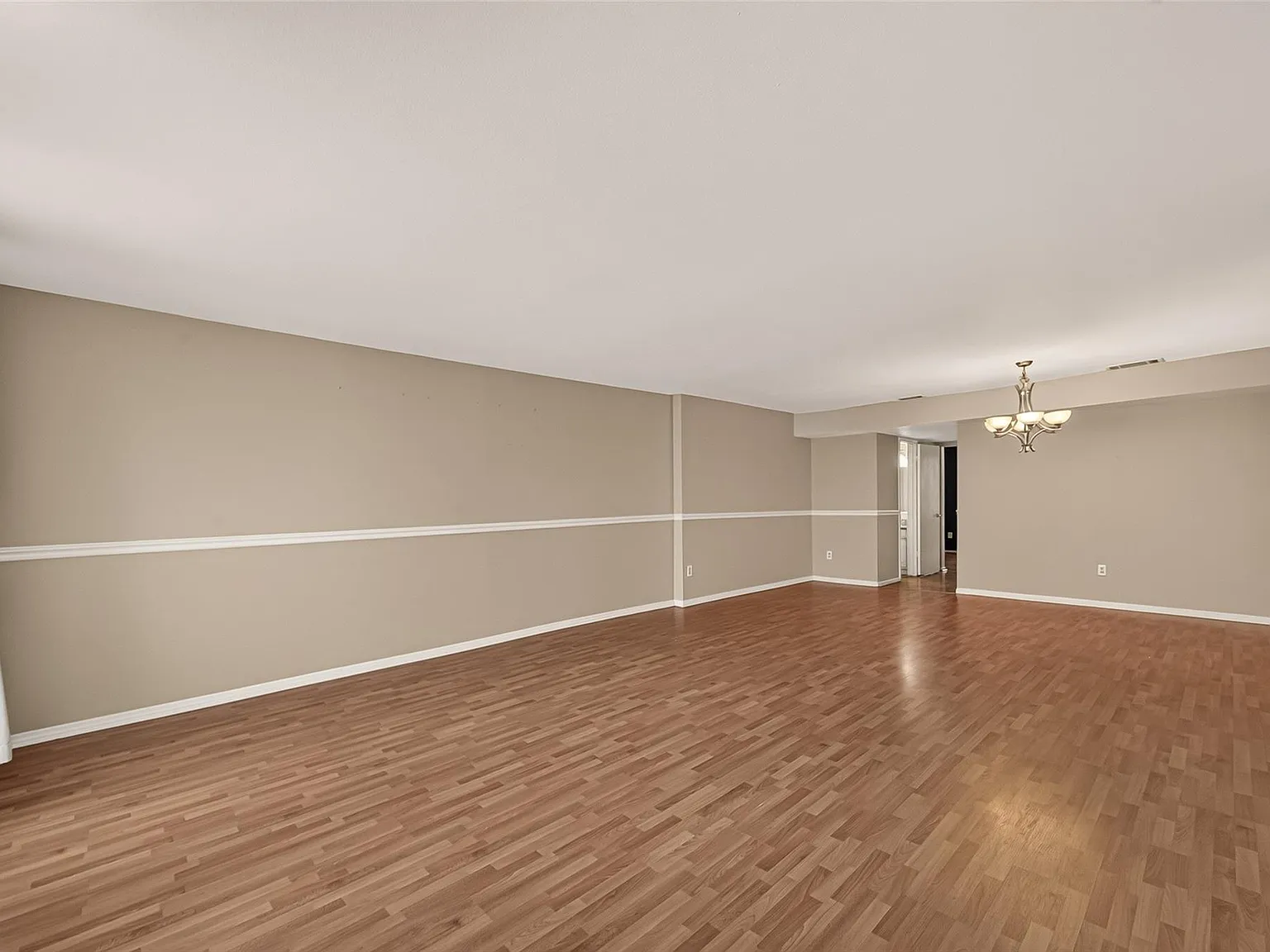 2 bed, 2.5 bath, 1626 sqft, $2,200 — Photo 3