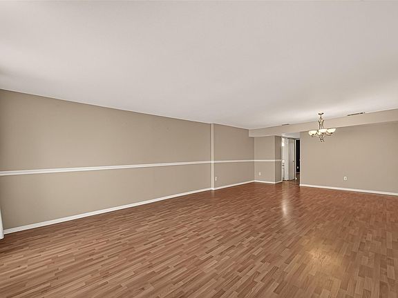 3rd image of 408 N Post Oak Ln #408