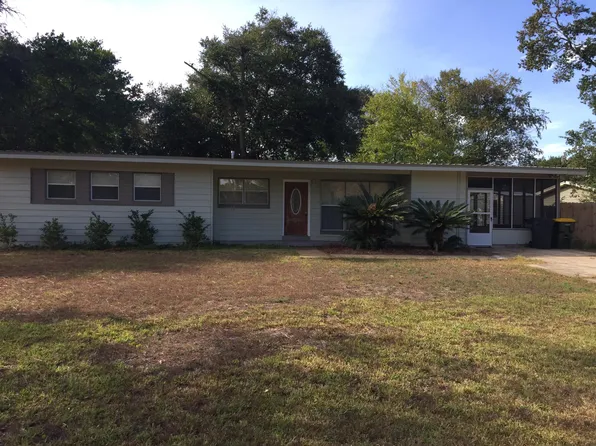 52 Iowa Dr, Fort Walton Beach, FL 32548