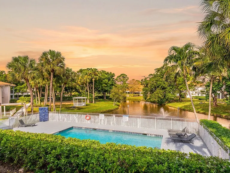 Via Delray Condominiums - 5458 Via Delray Blvd Delray Beach, FL 33484 — Photo 3