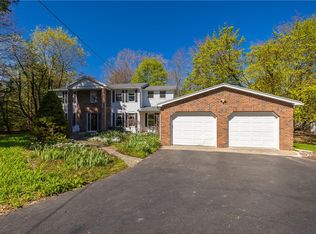 415 Baker Rd, Webster, NY 14580