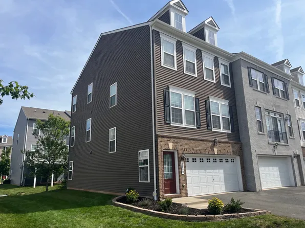 8808 Englewood Farms Dr, Manassas, VA 20112