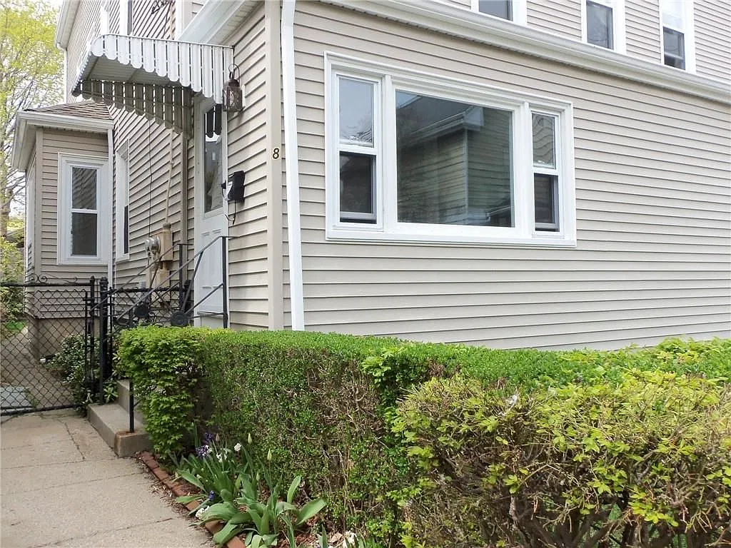 3 bed, 1.0 bath, 1500 sqft, $3,500 — Photo 2