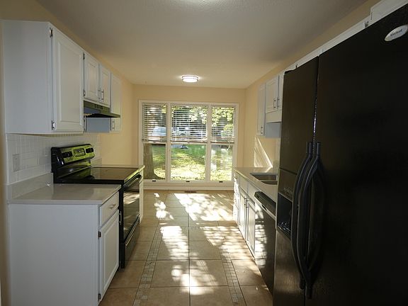Kitchen with breakfast nook