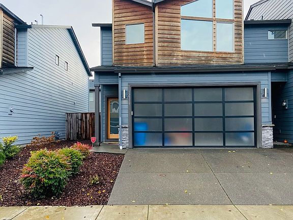 2nd image of 12319 NE 116th Way