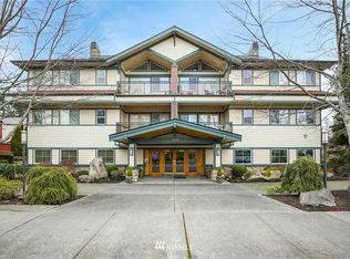 360 Knechtel Way #305, Bainbridge Island, WA 98110